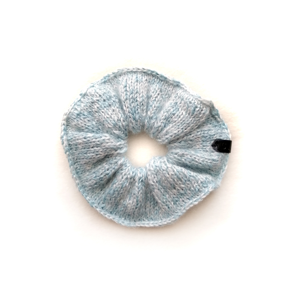 Scrunchie de Inverno em Tricot – Light Sky